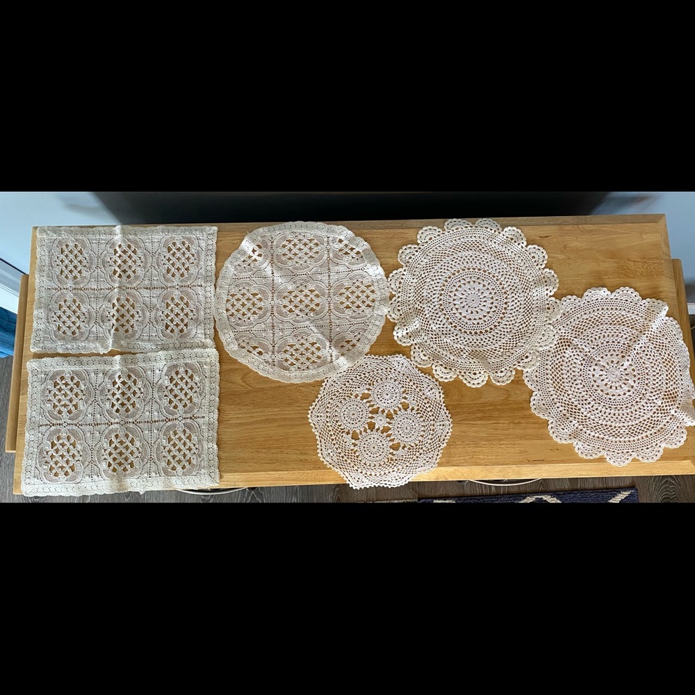 Lot of 12 vintage doilies various sizes and shapes